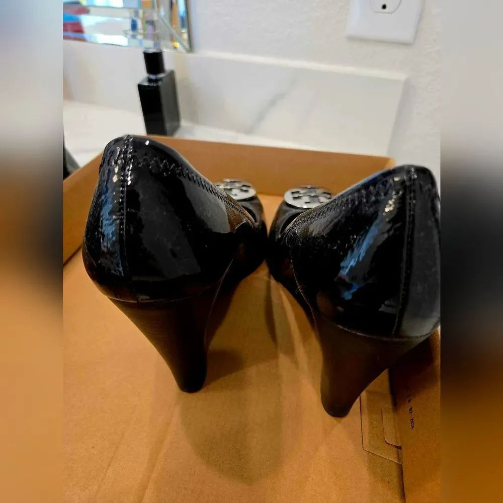 Tory Burch Designer Black Patent Leather Wedge Pumps Heel 8.5